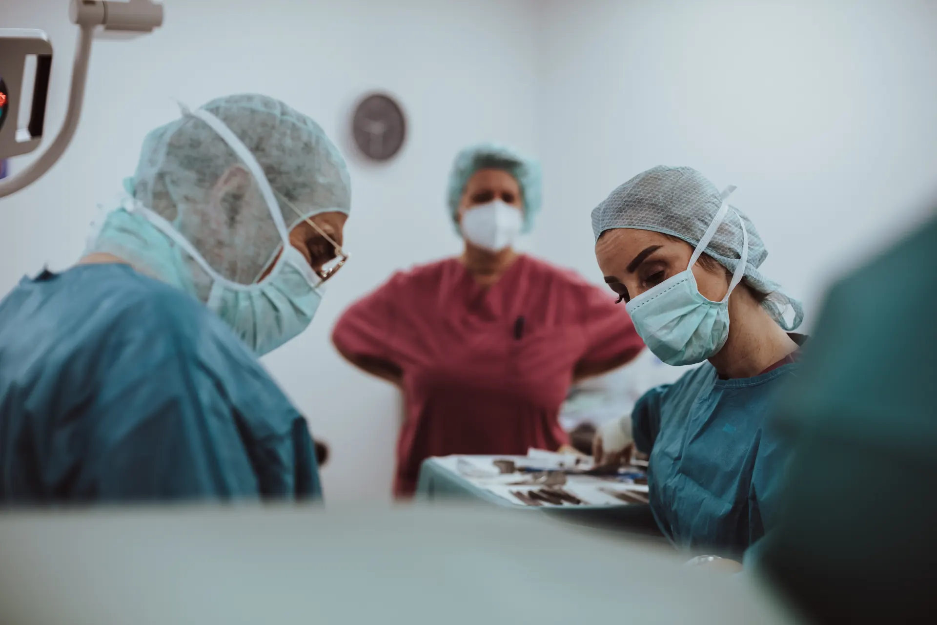 Équipe opératoire de Weight Doctors® RESHAPE pendant une opération