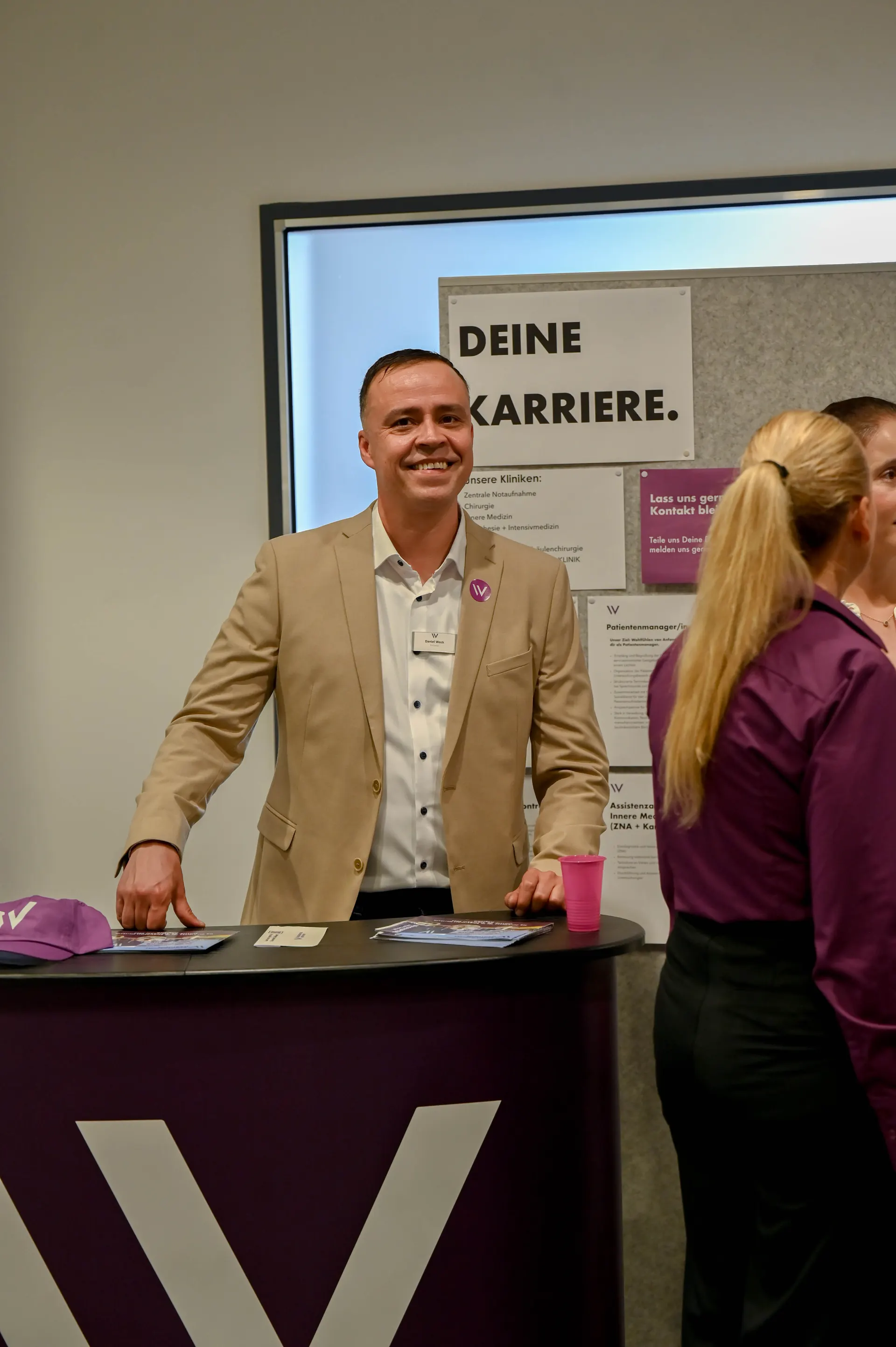 Medewerker van Weight Doctors® bij de stand „Deine Karriere” op de open dag